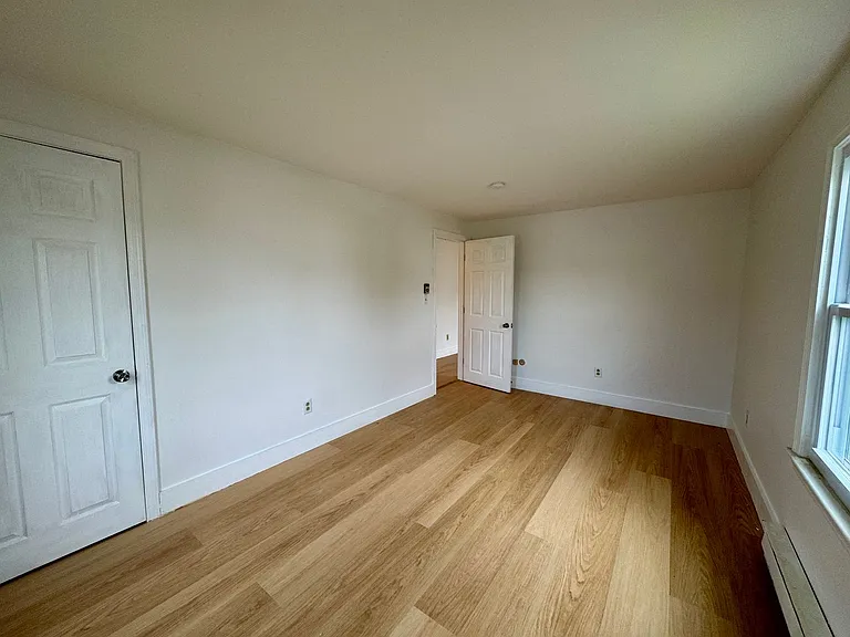 27 Minott St #7 — Photo 8