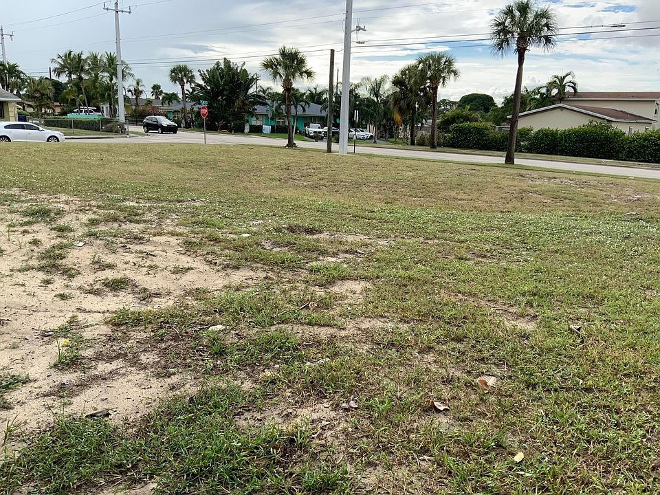 2nd image of Null 32nd & S Ave S