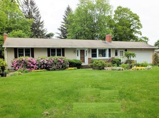 962 E St N, Suffield, CT 06078