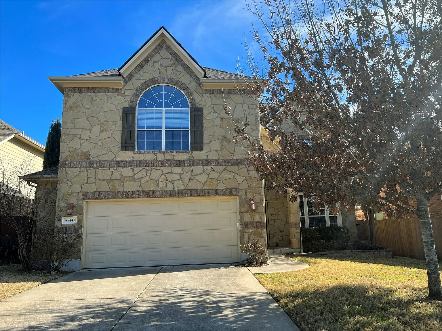 5 bed, 3.5 bath, 3066 sqft, $2,950 — Photo 3