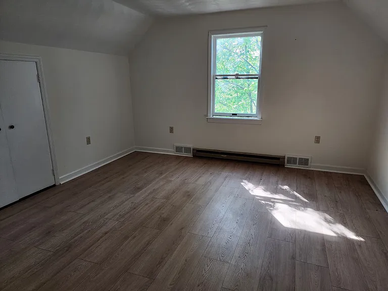 132 W Seminary Ln — Photo 8