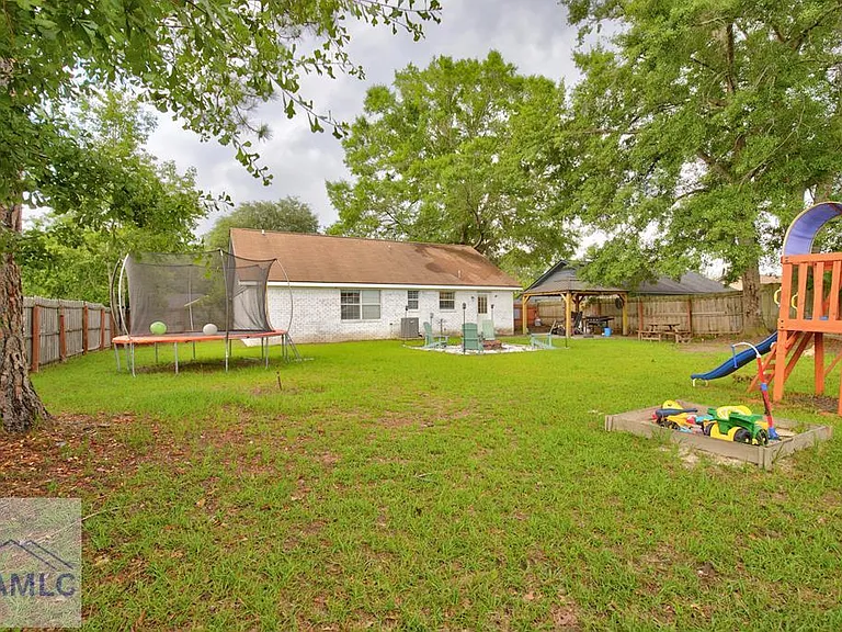 2550 Parkland Blvd — Photo 3