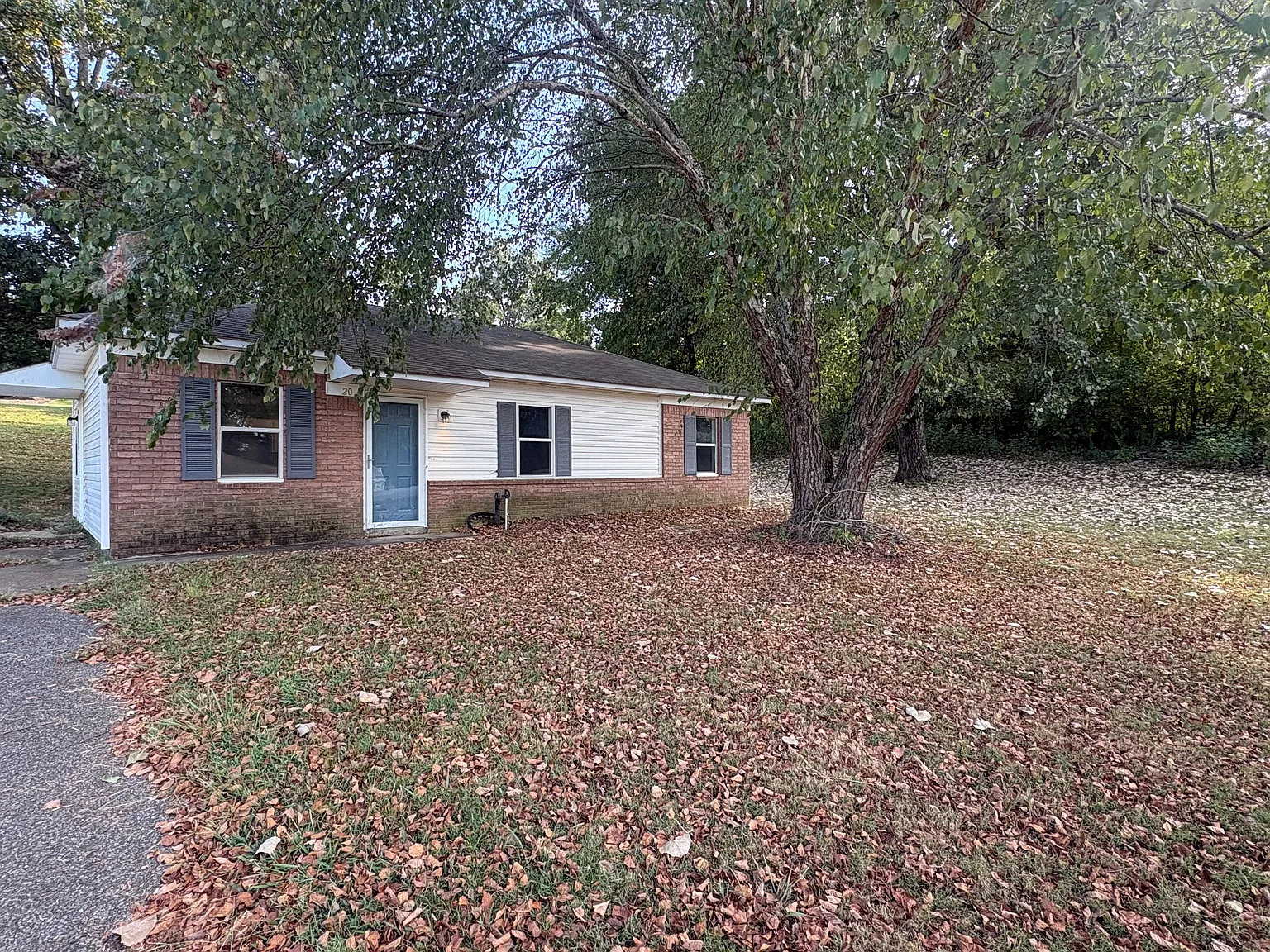 Charming 3-Bed, 1-Bath Home for Rent — Photo 1