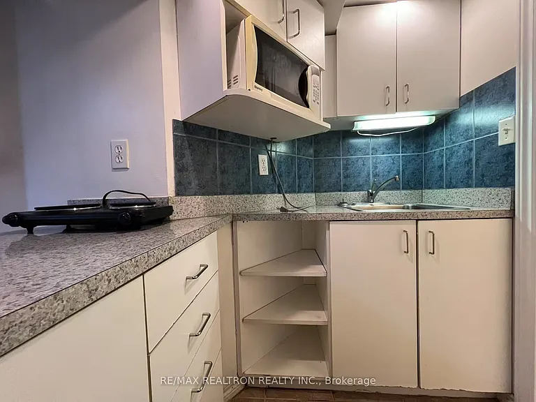 108 Admiral Rd #6 — Photo 8