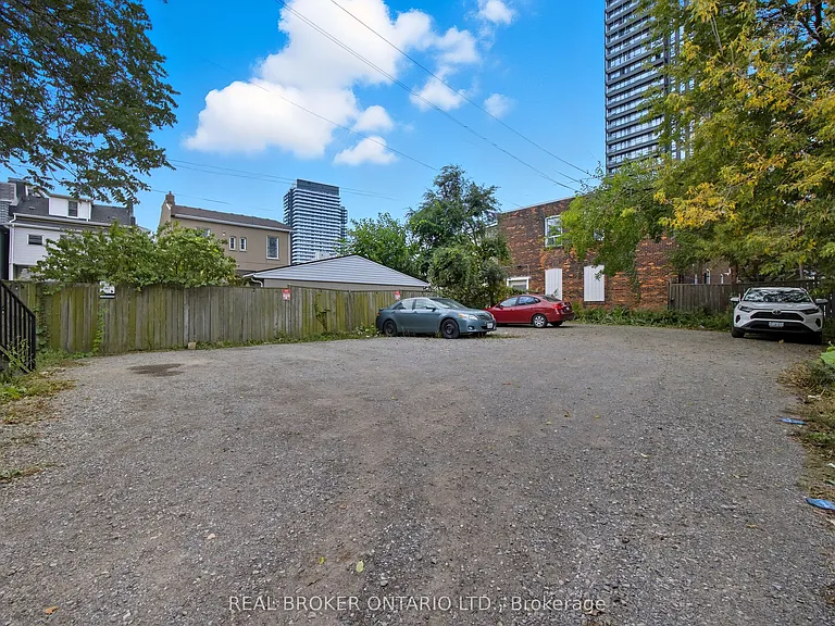 113 Catharine St N #4 — Photo 20