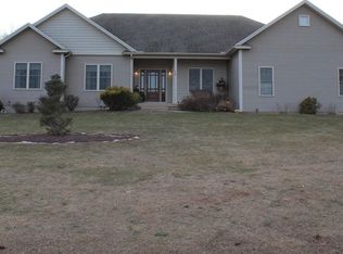 16 Whitaker Rd, Westfield, MA 01085