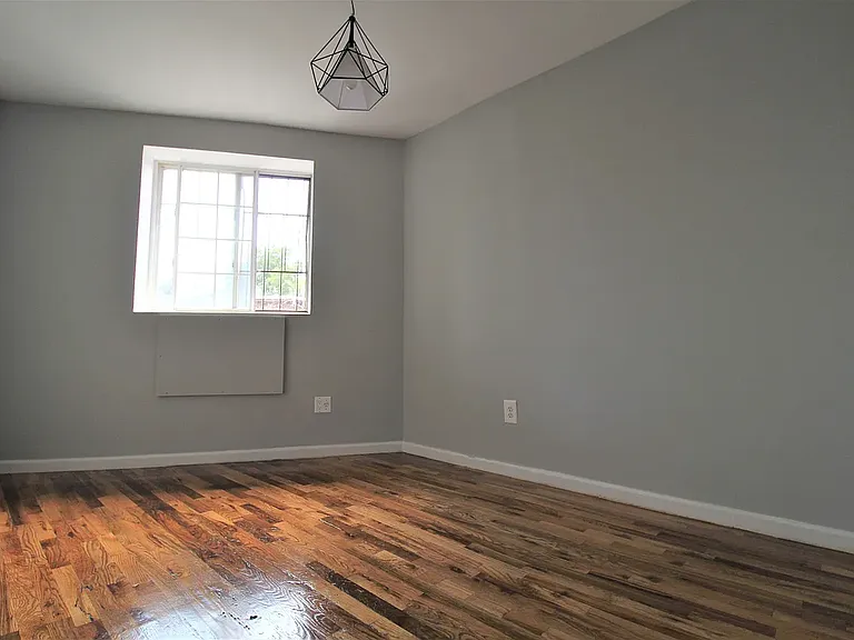 Freeman St — Photo 10