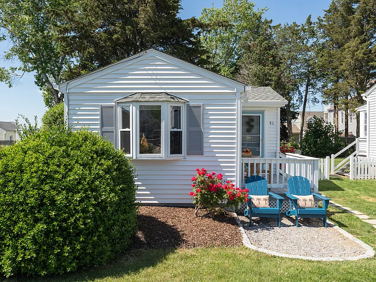 51 Uncas Rd — Photo 3