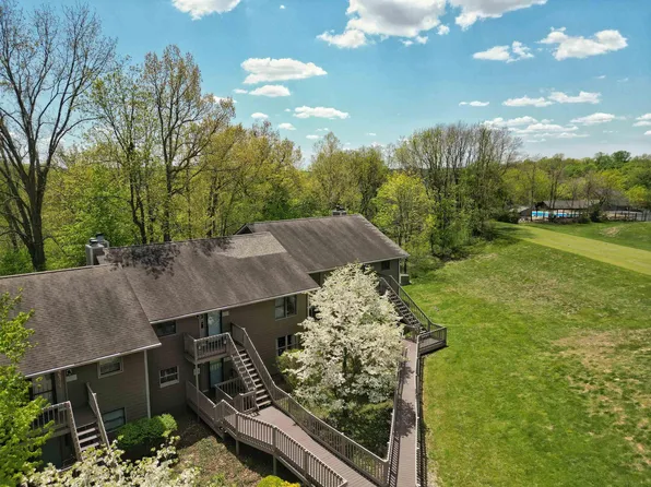 9477 S Pointe Retreat Dr, Bloomington, IN 47401