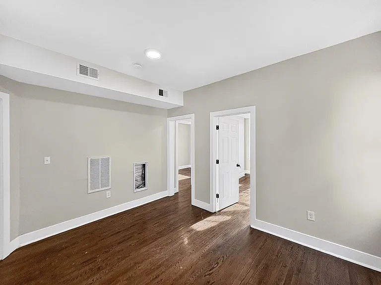 44 Clifford St #1 — Photo 4