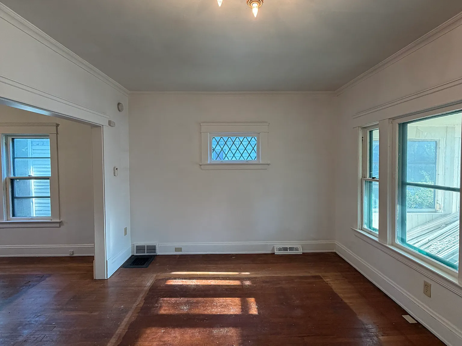 4 bed, 1094 sqft, $1,400 — Photo 4