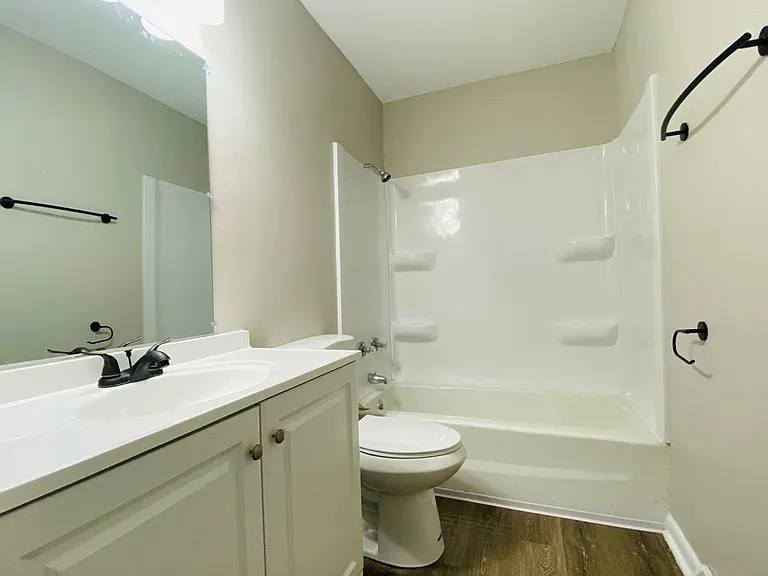 712 NW Linden St — Photo 11
