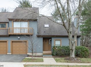 141 Arbor Cir, Basking Ridge, NJ 07920