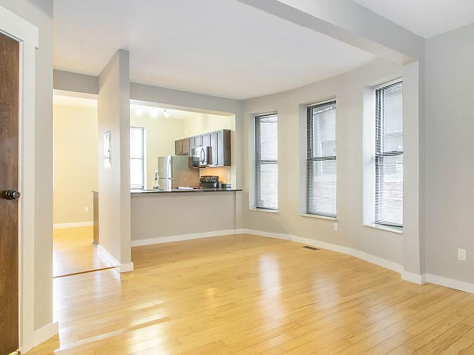 1st image of 132 W Willis St APT 1E
