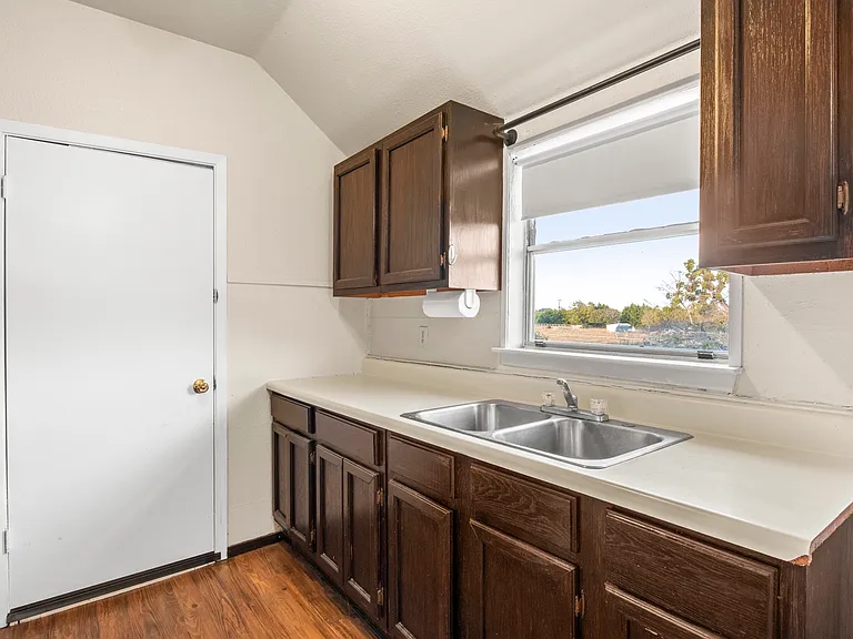 1701 S Duncanville Rd — Photo 20