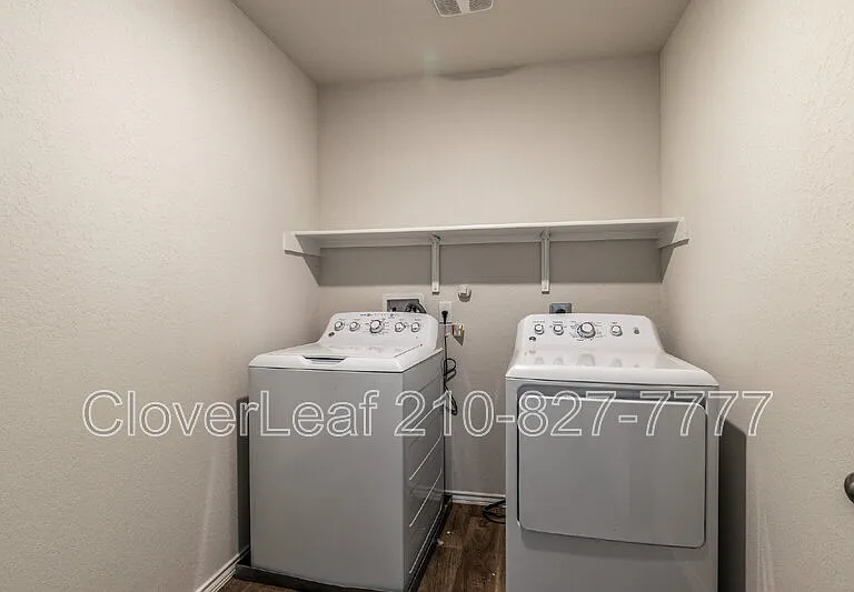4242 Busbee Flds — Photo 31