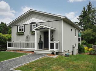 11 Sail St, Jamestown, RI 02835