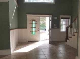 600 Caledonia Rd, Dix Hills, NY 11746