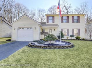 82 Mariners Cv, Freehold, NJ 07728
