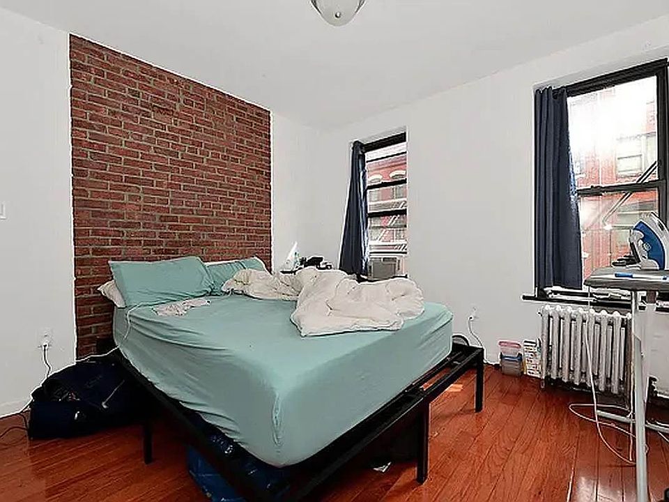 1st image of 154 Allen St #3