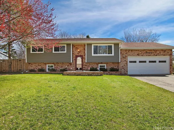 5008 N West St, McHenry, IL 60051