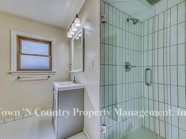 127 Katherine Ave — Photo 18