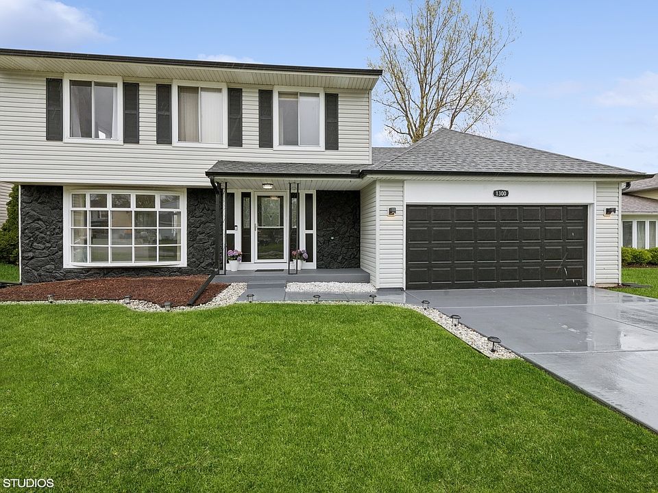 1st image of 1300 Leawood Dr
