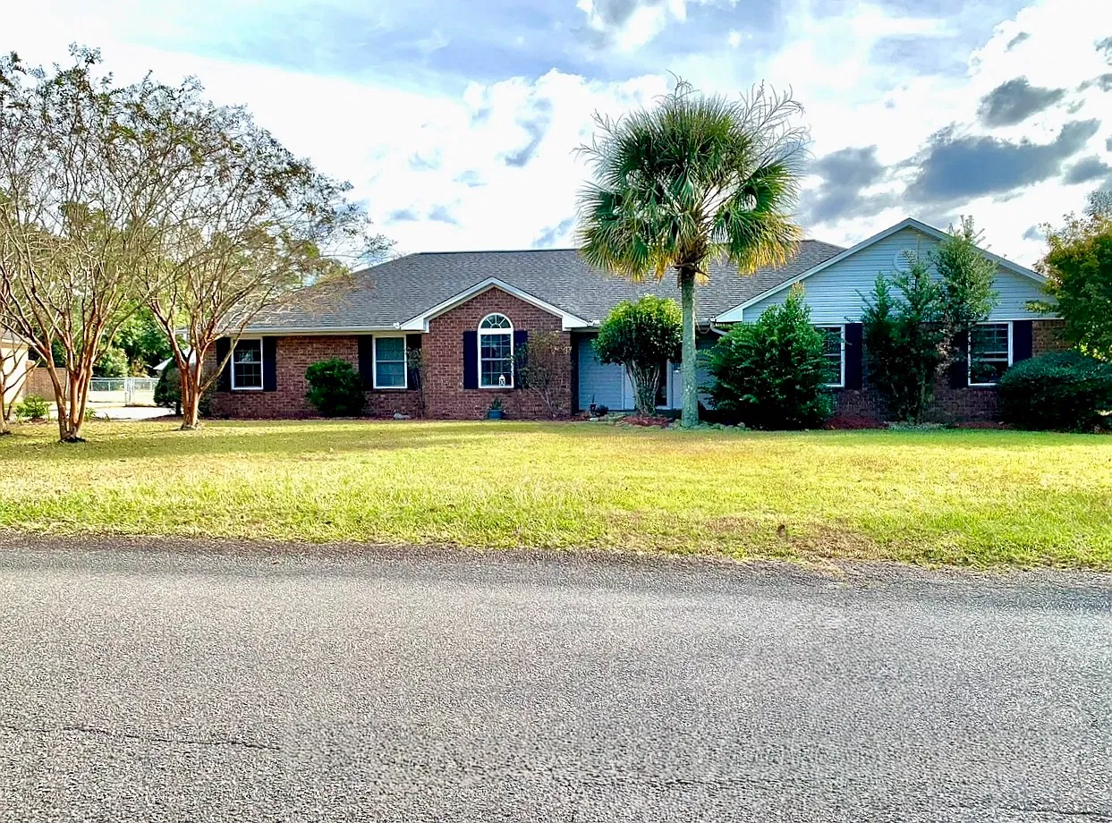 3 bed, 1923 sqft, $2,000 — Photo 1