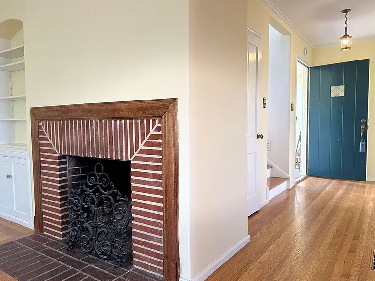 1759 Spruce St — Photo 49