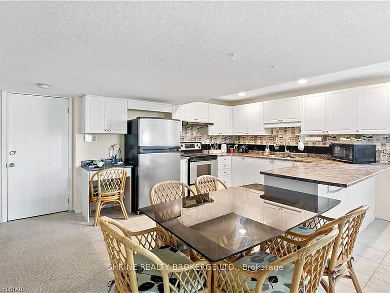 1841 Foxwood Ave #UPPER — Photo 30