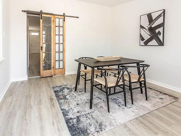 3rd image of 4606 Tyrolean Ave