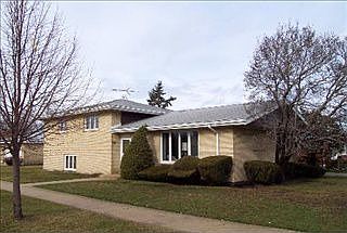 1st image of 10140 S Komensky Ave