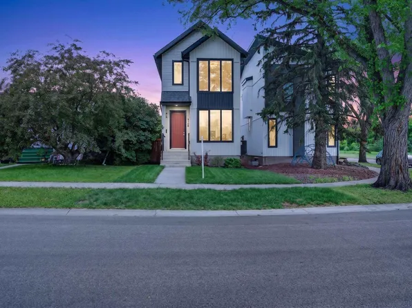9108 64th Ave NW, Edmonton, AB T6E 0H8