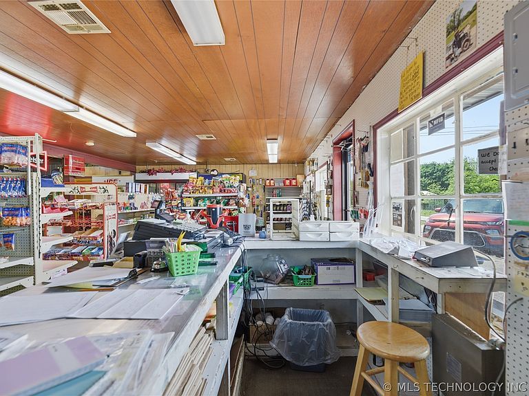 Listing photo 4