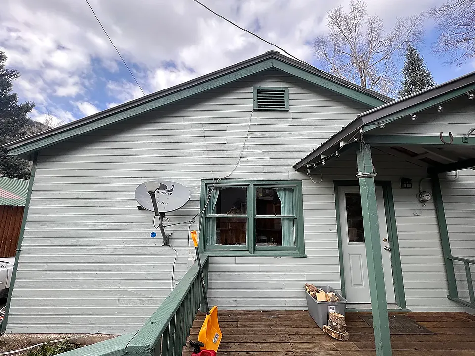 6 E Soda St