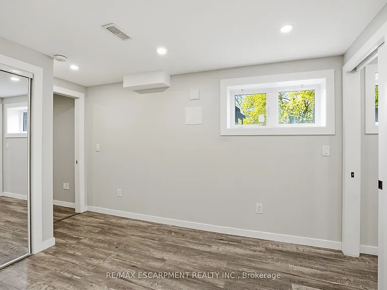 43 Fleming Cres #LOWER LEVEL — Photo 11