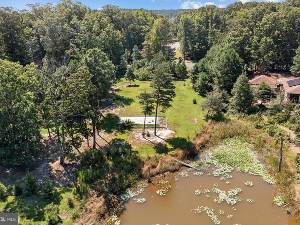 7 Witch Duck Ln, Heathsville, VA 22473