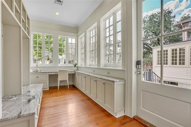 4200 Saint Charles Ave — Photo 8