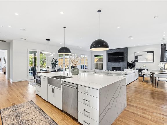 3rd image of 3867 Van Ness Ln