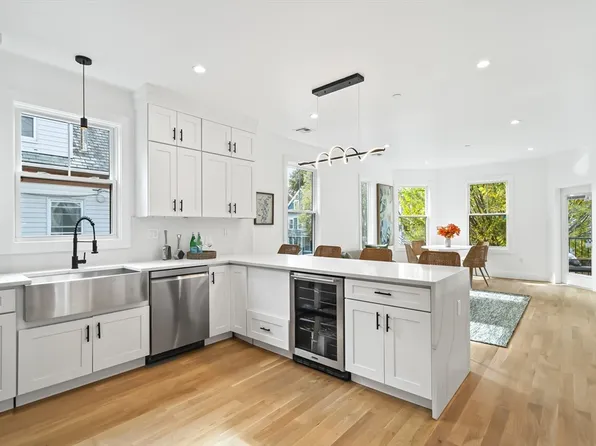 69 Marlboro St Floor 2, Belmont, MA 02478