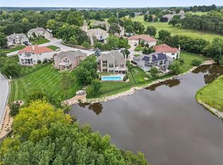 609 NE Persimmon Cir, Lees Summit, MO 64064