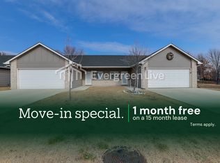219 E Northern Ct, Mulvane, KS 67110