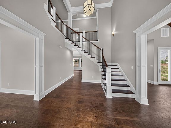 3rd image of 1210 Charlottesville Blvd
