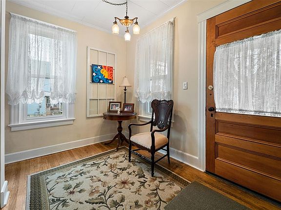4th image of 14 Pearl Ave