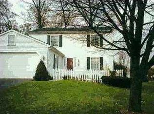 6868 Ramblehurst Rd, Sylvania, OH 43560