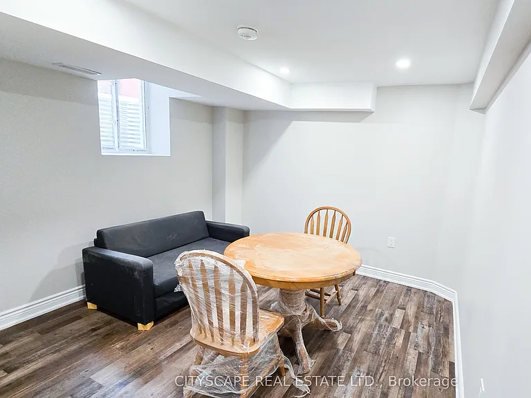 121 Ashdale Rd #LOWER — Photo 25