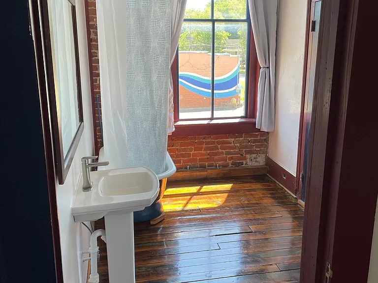 301 N Main St #5 — Photo 9
