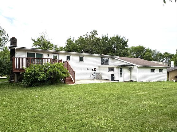 3rd image of 220 Inderlee Ave S