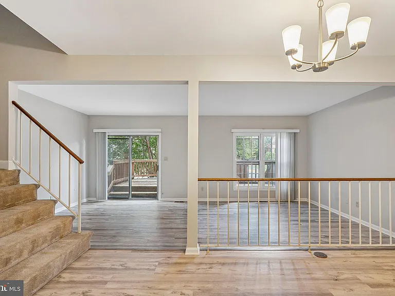 2917 Village Spring Ln — Photo 28