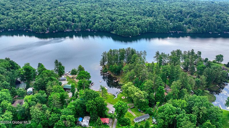 2nd image of 302 Hadlock Pond Road